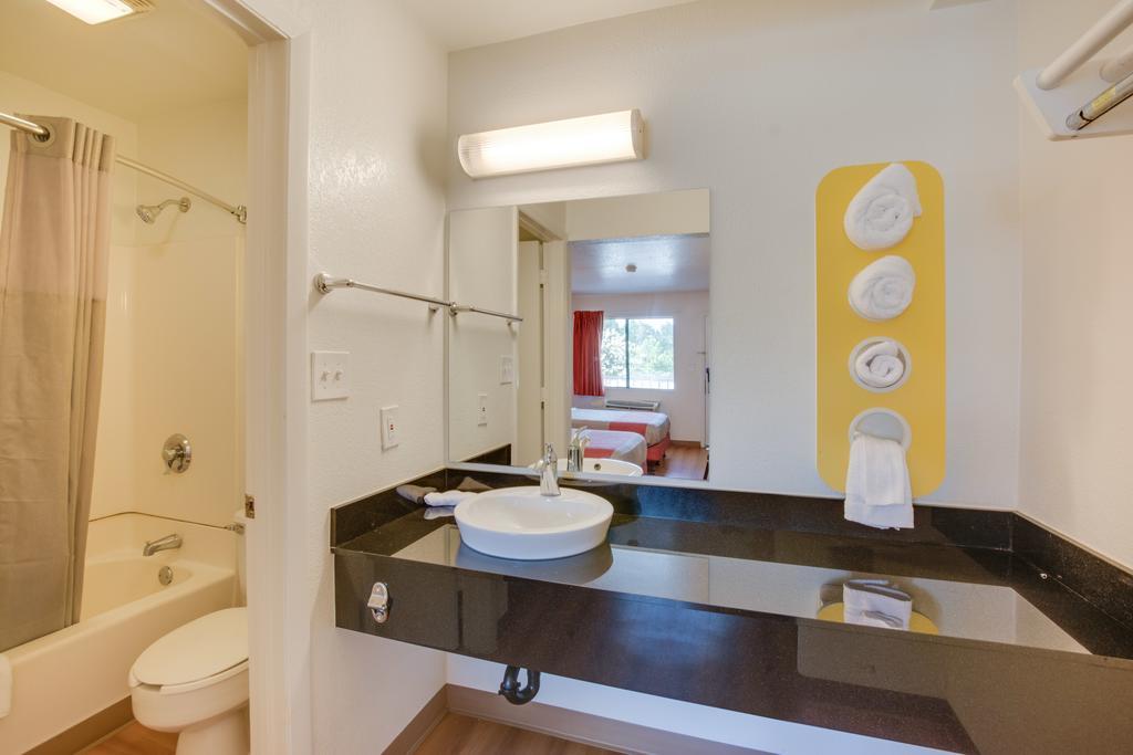 Motel 6-Columbus, Oh - West Екстер'єр фото