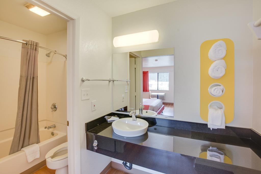 Motel 6-Columbus, Oh - West Екстер'єр фото
