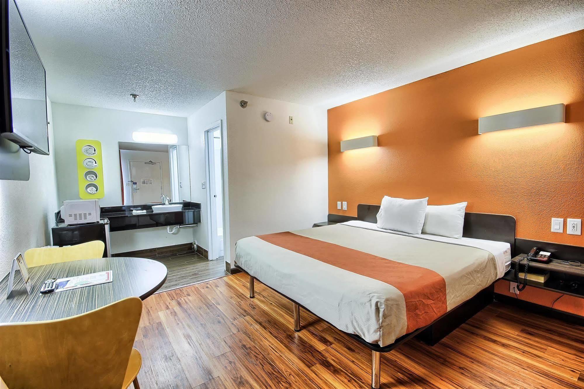 Motel 6-Columbus, Oh - West Екстер'єр фото