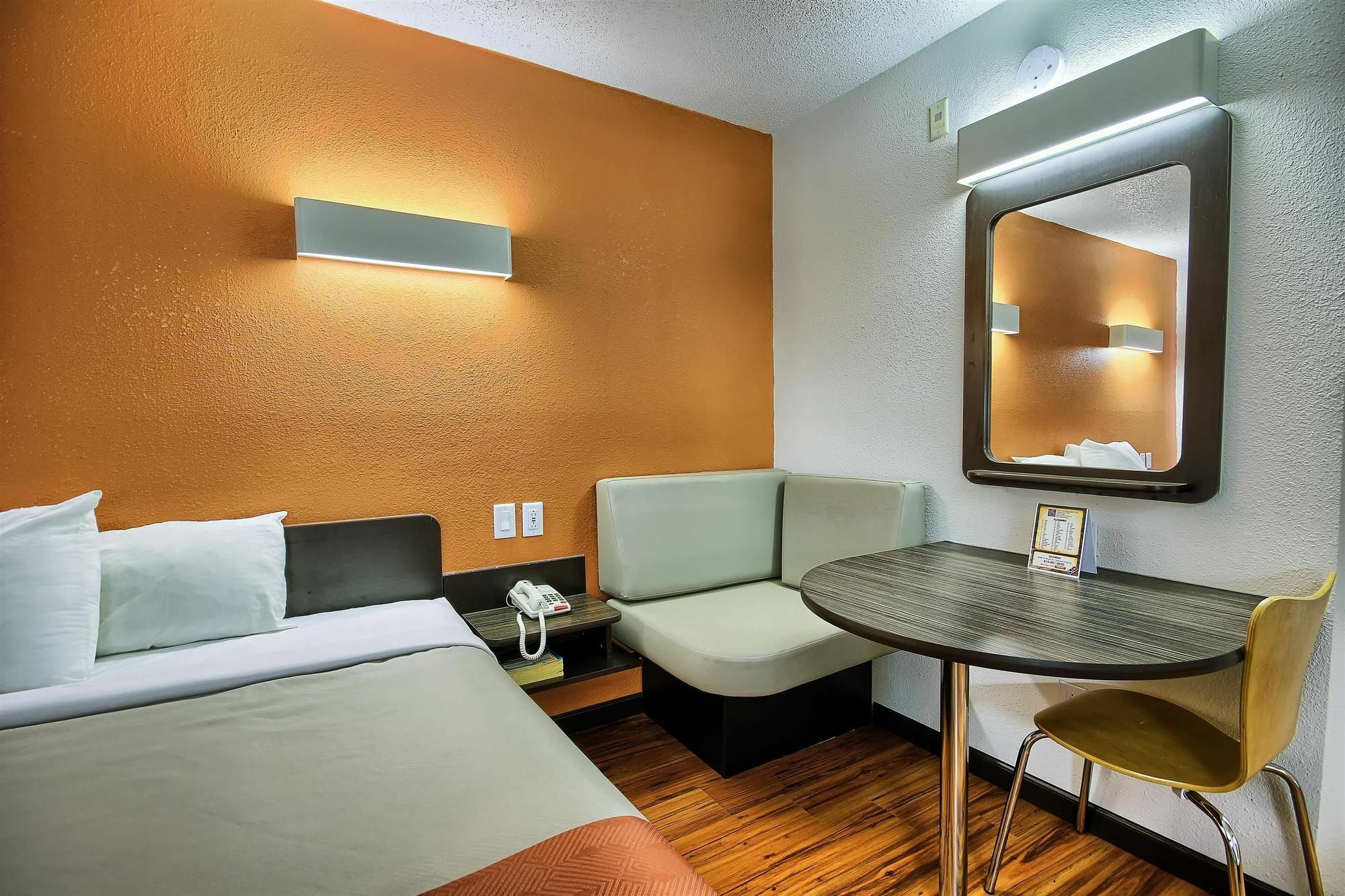 Motel 6-Columbus, Oh - West Екстер'єр фото